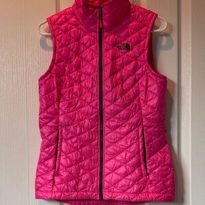 The North Face Women's Bright Pink Quilted Vest